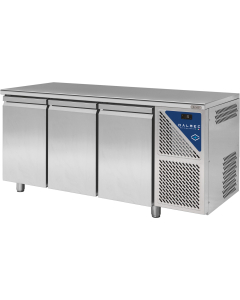 PLUS 700 frysebenk 3 dører, slett topplate