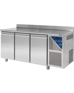 PLUS 700 frysebenk 3 dører, topplate med oppkant bak